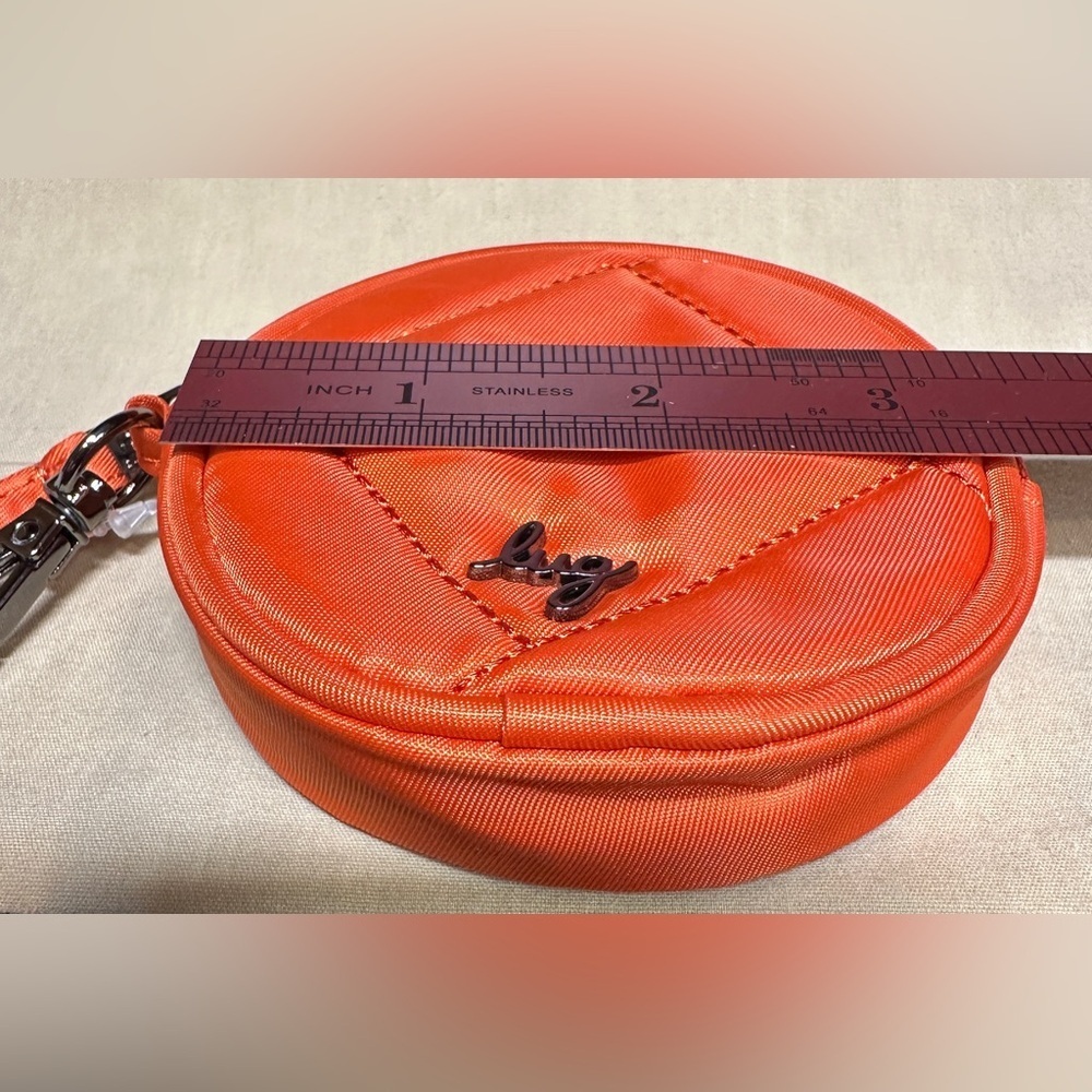 NWT Lug Circle Pouch Orange Coin Purse 3.5” Diameter With Key Chain Clip - Picture 6 of 11